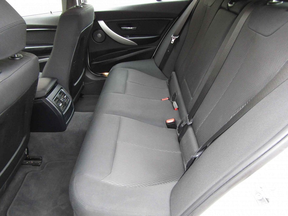 BMW Řada 3 2.0 D  318d