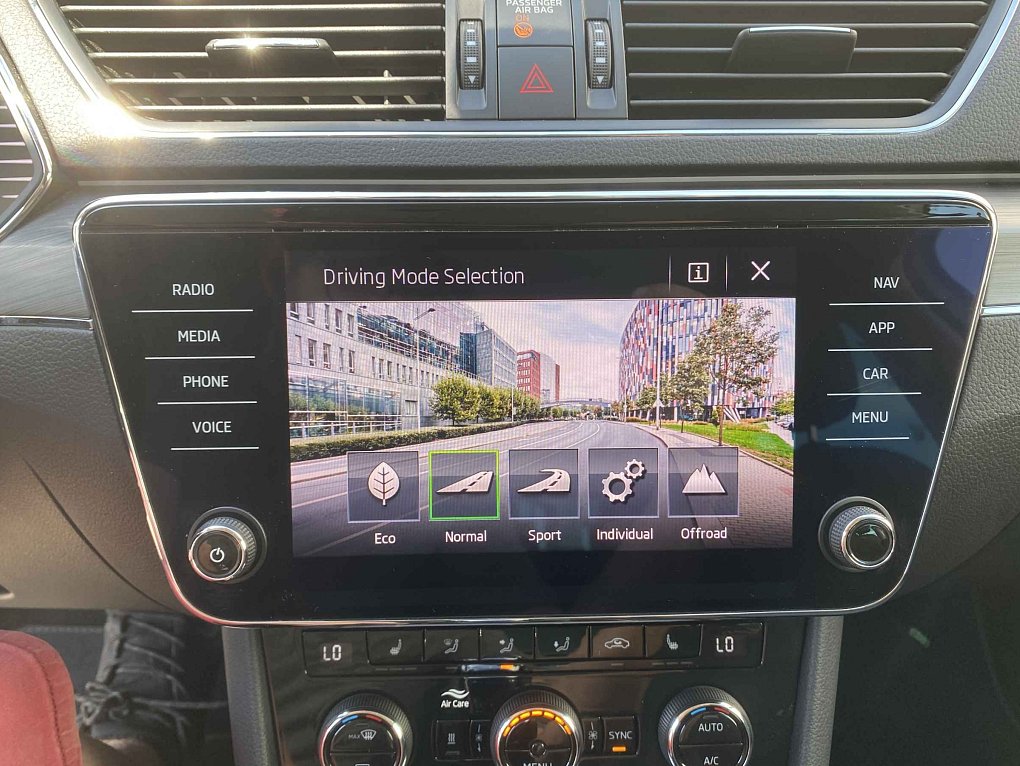 Škoda Superb III 2.0 TDi Scout 4x4