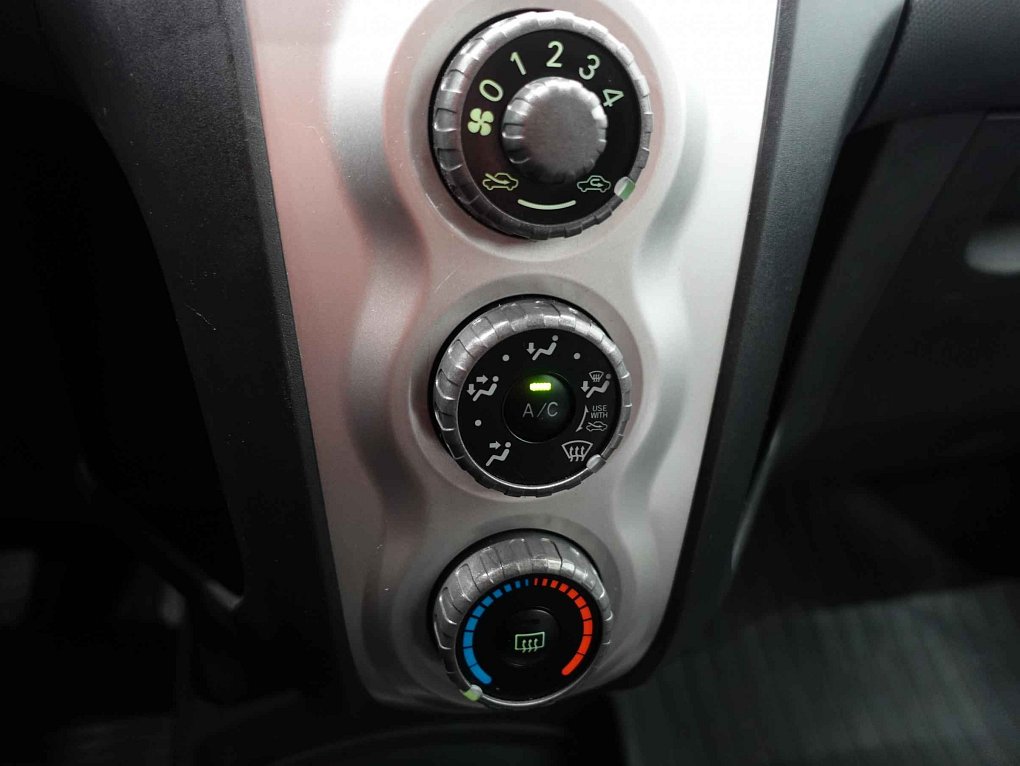 Toyota Yaris 1.1VVT-i 