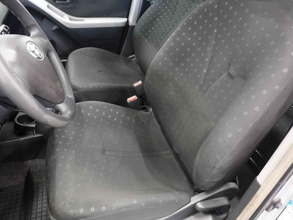 Toyota Yaris 1.1VVT-i 