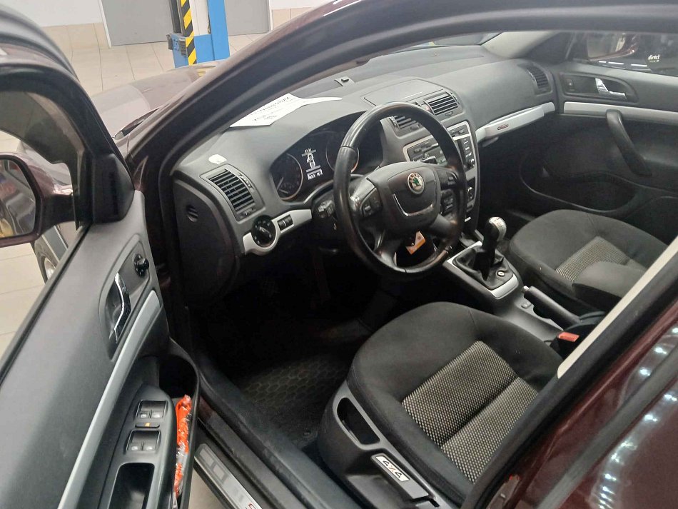 Škoda Octavia II 2.0 TDI Scout 4x4