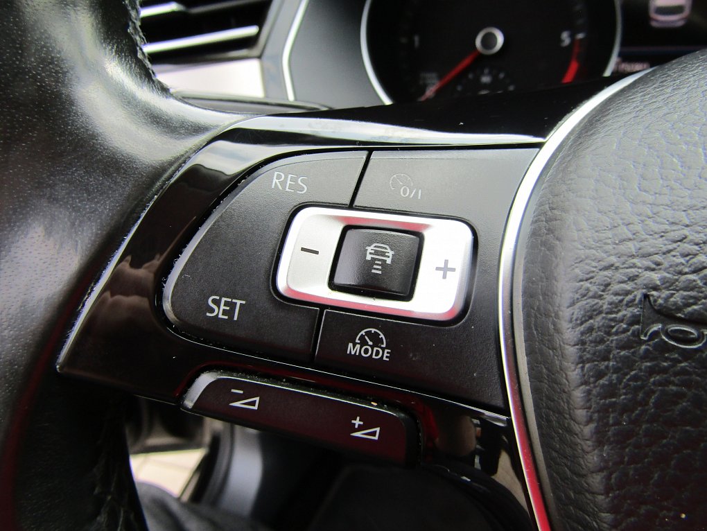 Volkswagen Passat 2.0 TDi 