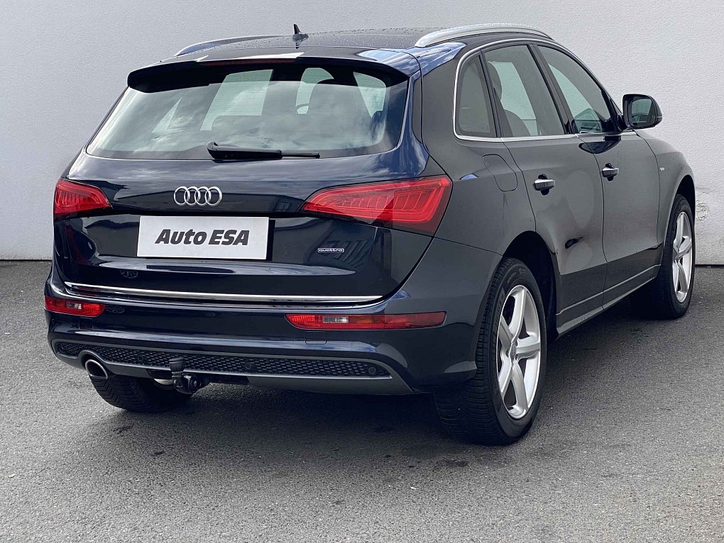 Audi Q5 2.0TDi S-line quattro