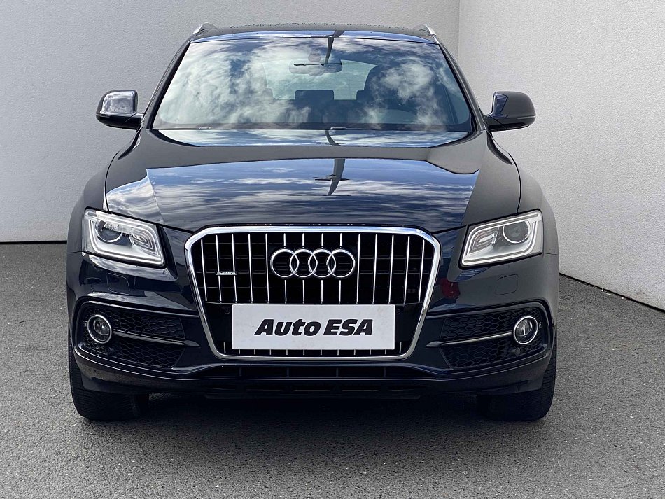 Audi Q5 2.0TDi S-line quattro