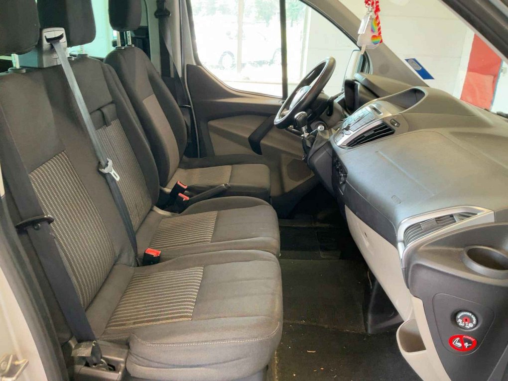 Ford Tourneo Custom 2.2TDCi Trend L2 9míst