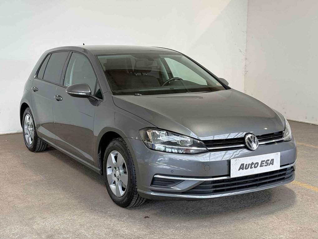 Volkswagen Golf 1.0TSi 