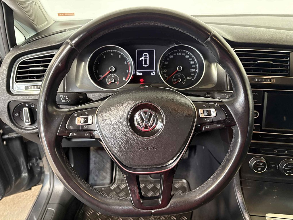 Volkswagen Golf 1.0TSi 