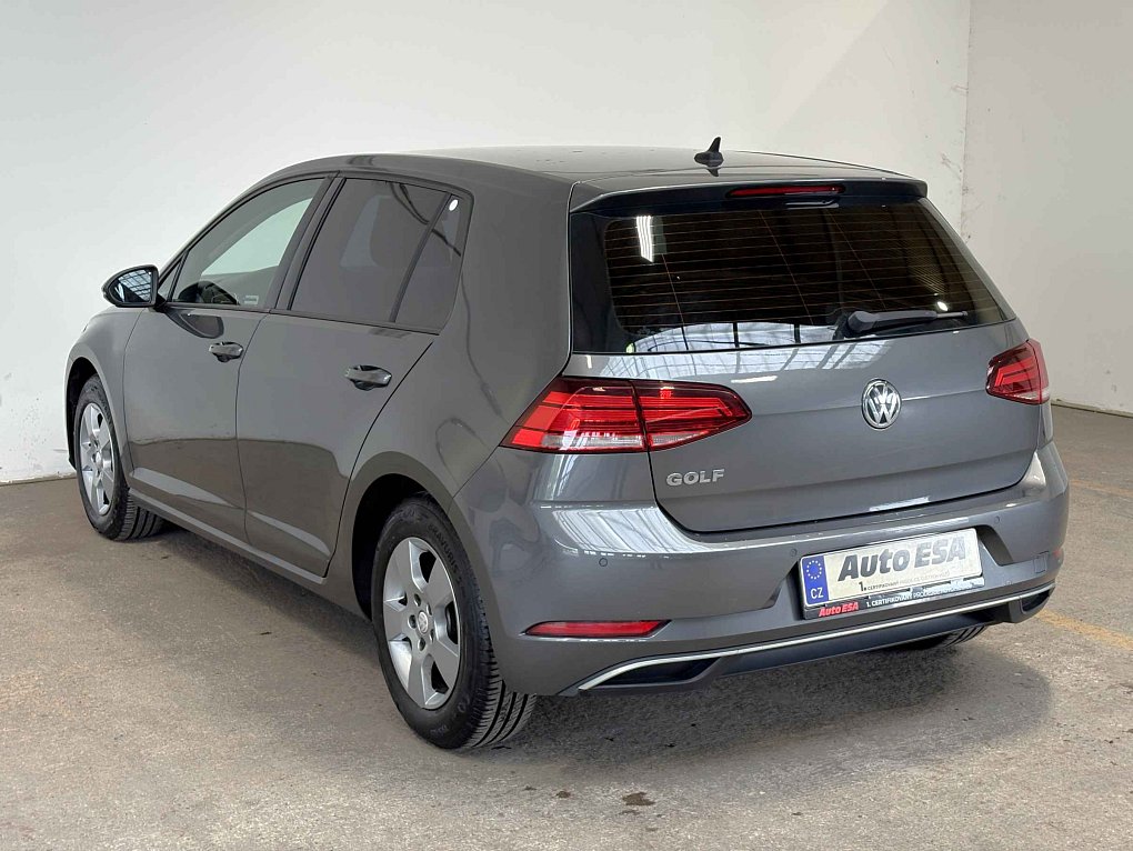 Volkswagen Golf 1.0TSi 