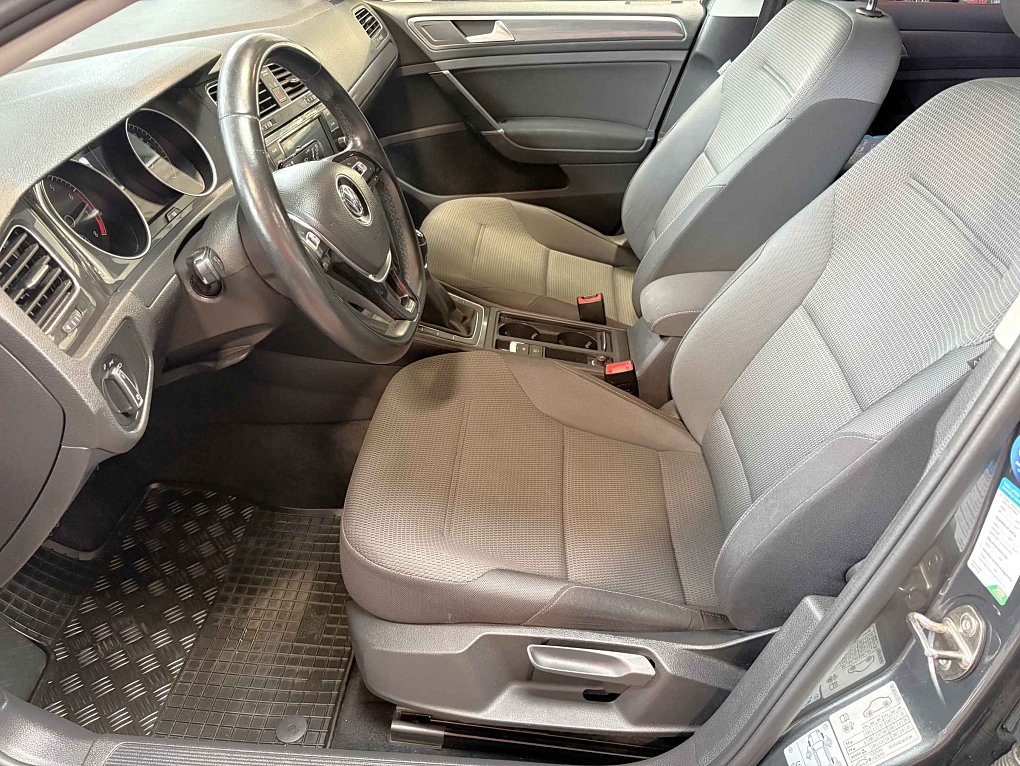 Volkswagen Golf 1.0TSi 