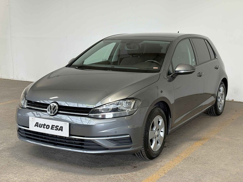 Volkswagen Golf 1.0TSi 