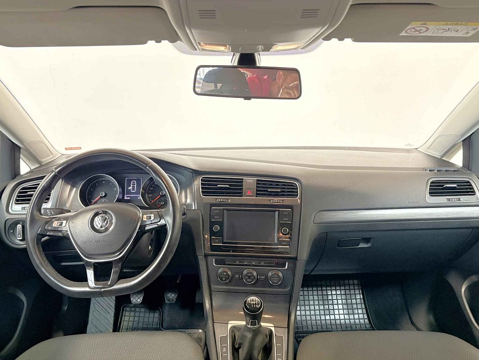 Volkswagen Golf 1.0TSi 