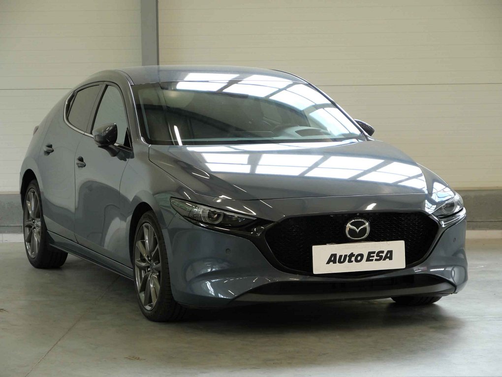 Mazda 3 2.0i  Takumi