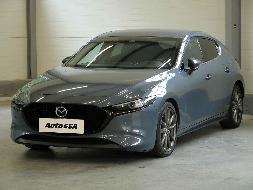 Mazda 3 2.0i  Takumi