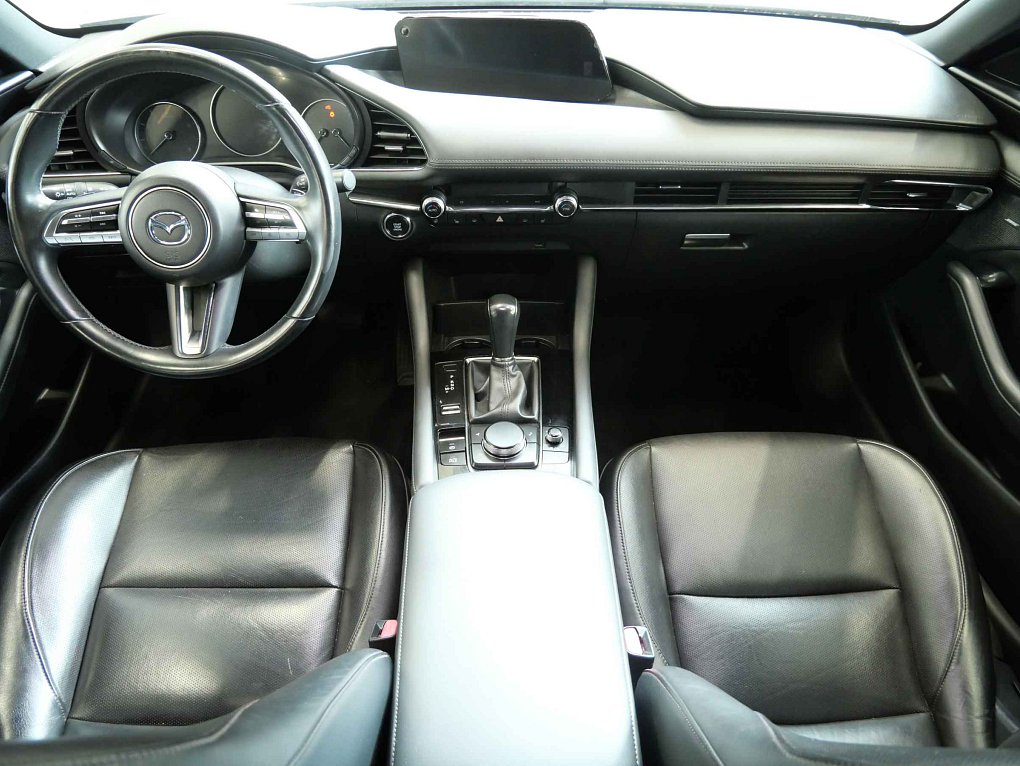 Mazda 3 2.0i  Takumi