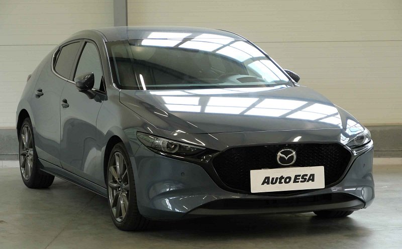 Mazda 3 2.0i  Takumi