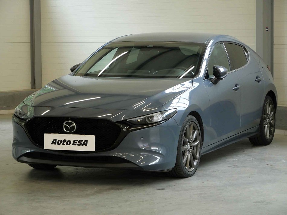Mazda 3 2.0i  Takumi
