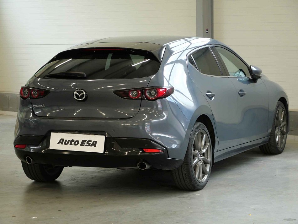 Mazda 3 2.0i  Takumi