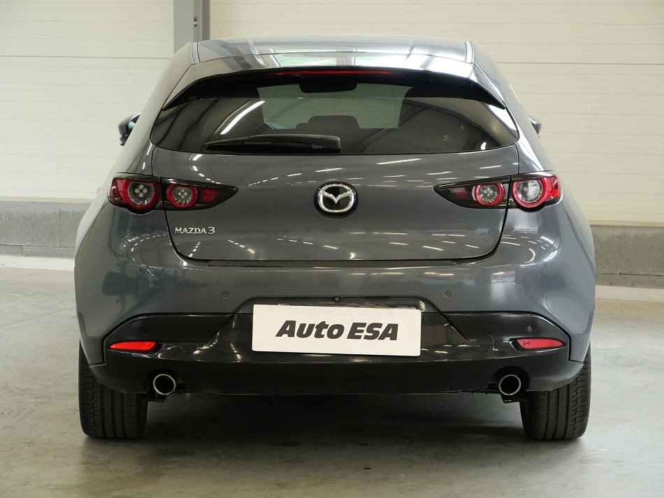 Mazda 3 2.0i  Takumi
