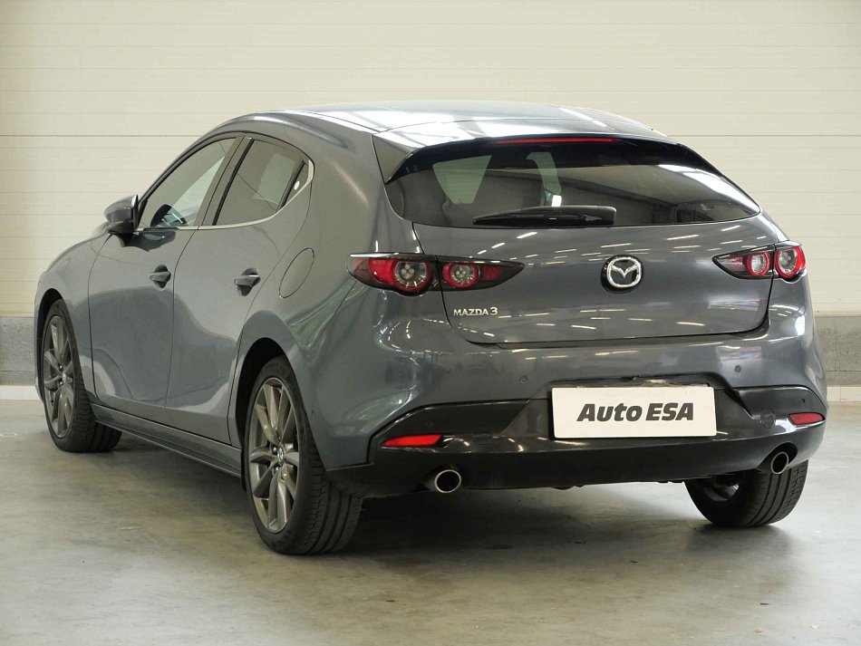 Mazda 3 2.0i  Takumi
