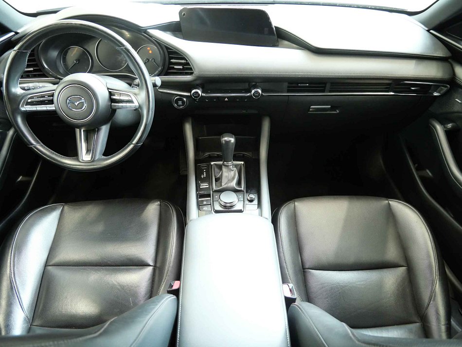 Mazda 3 2.0i  Takumi