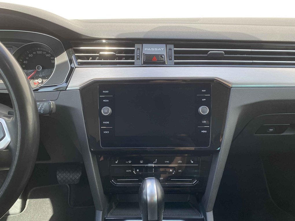 Volkswagen Passat 2.0 TDi Elegance