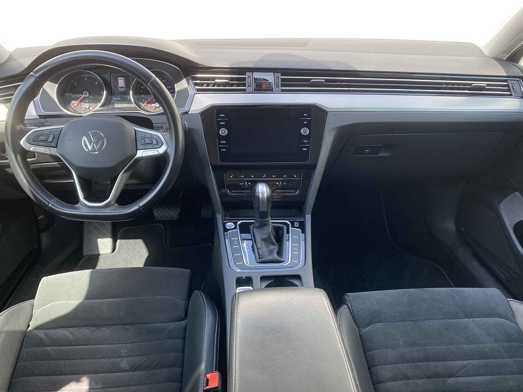 Volkswagen Passat 2.0 TDi Elegance