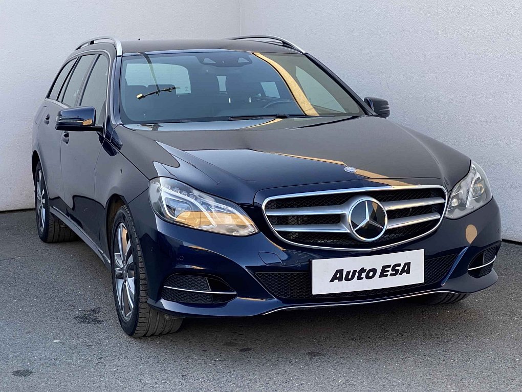 Mercedes-Benz Třída E 3.0 CDi Avantgarde E350 4M