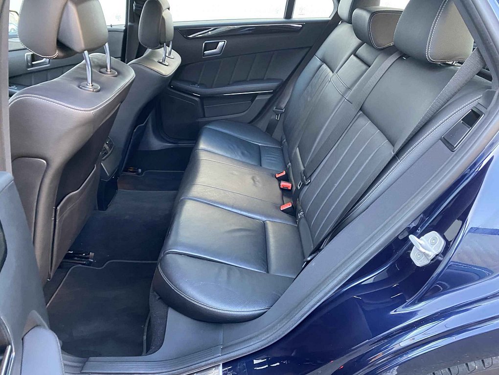Mercedes-Benz Třída E 3.0 CDi Avantgarde E350 4M