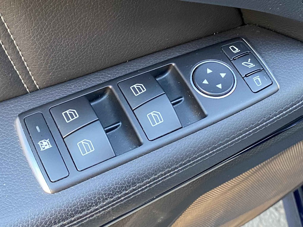 Mercedes-Benz Třída E 3.0 CDi Avantgarde E350 4M