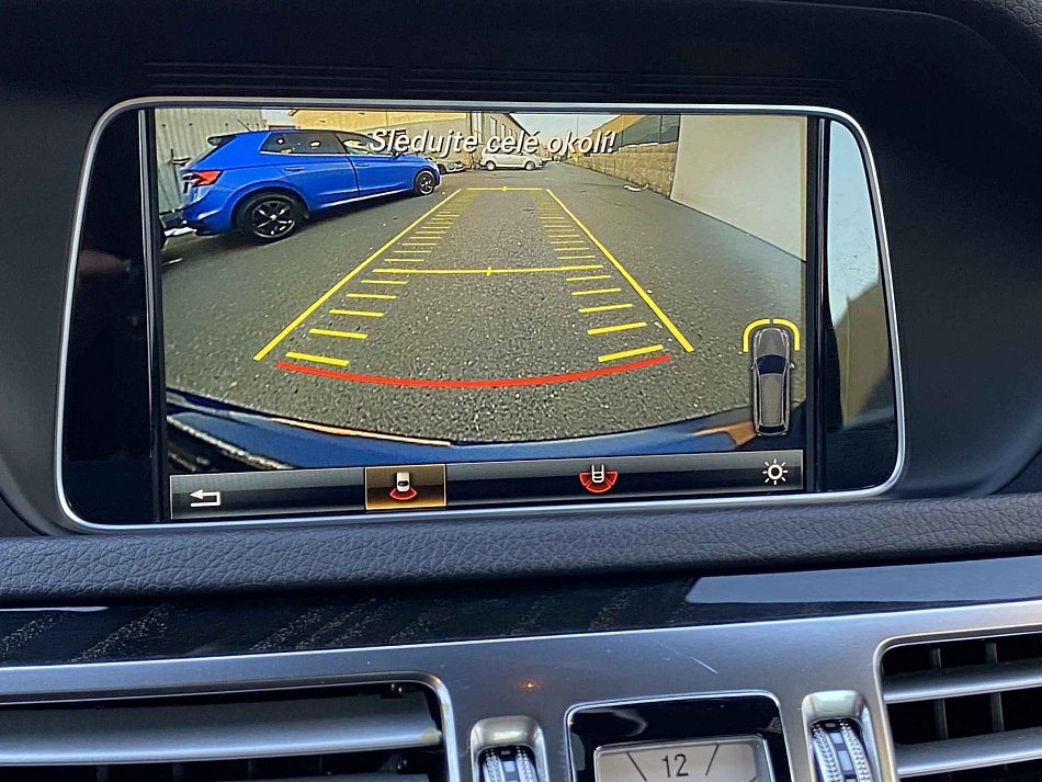 Mercedes-Benz Třída E 3.0 CDi Avantgarde E350 4M