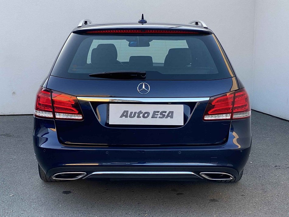 Mercedes-Benz Třída E 3.0 CDi Avantgarde E350 4M