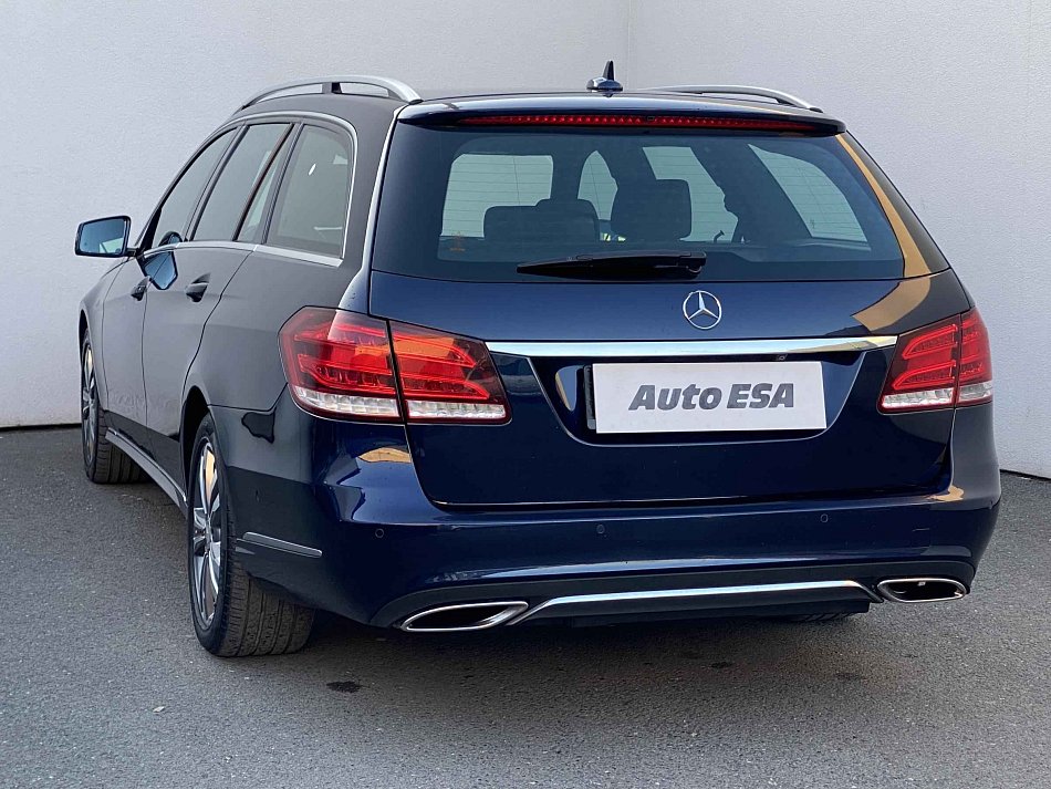 Mercedes-Benz Třída E 3.0 CDi Avantgarde E350 4M