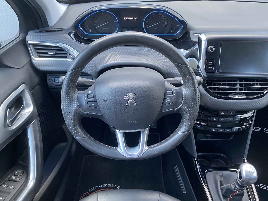 Peugeot 2008 1.2PT Crossway