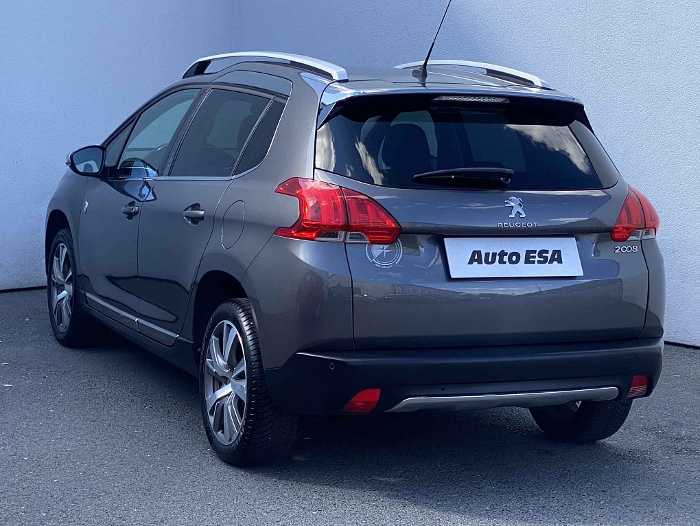 Peugeot 2008 1.2PT Crossway