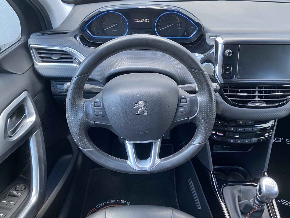 Peugeot 2008 1.2PT Crossway