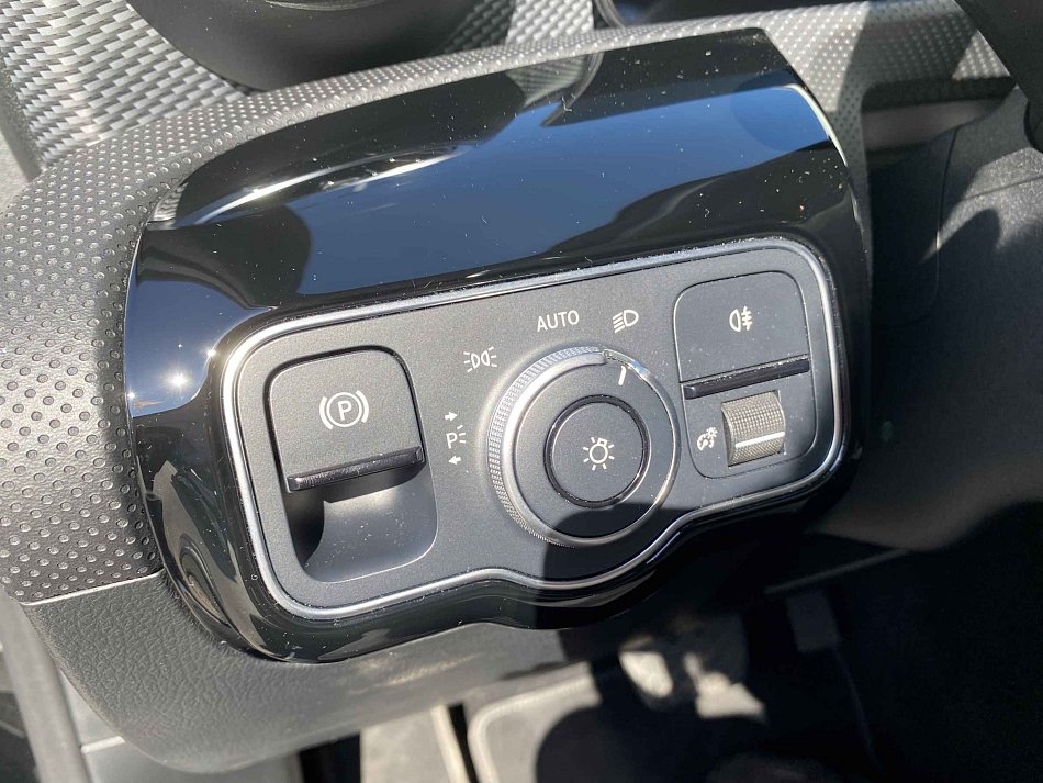 Mercedes-Benz Třída A 1.3i 