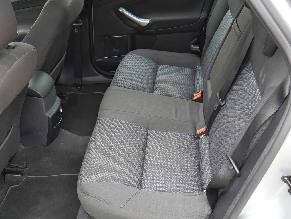 Ford Mondeo 2.0i 