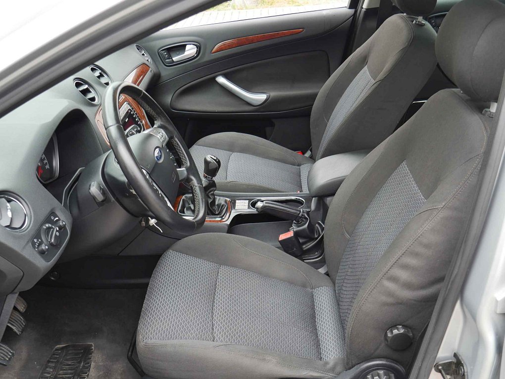 Ford Mondeo 2.0i 