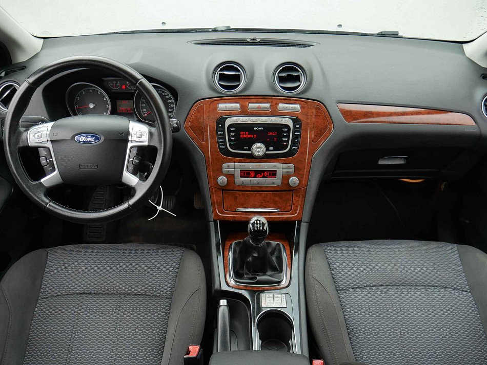 Ford Mondeo 2.0i 