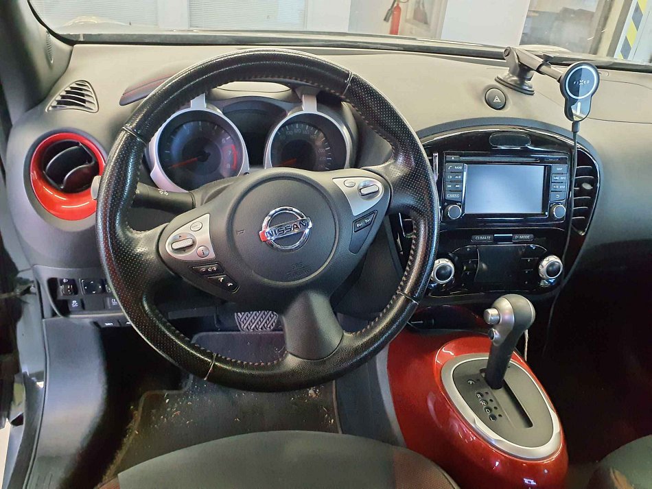 Nissan Juke 1.6i N-Connecta