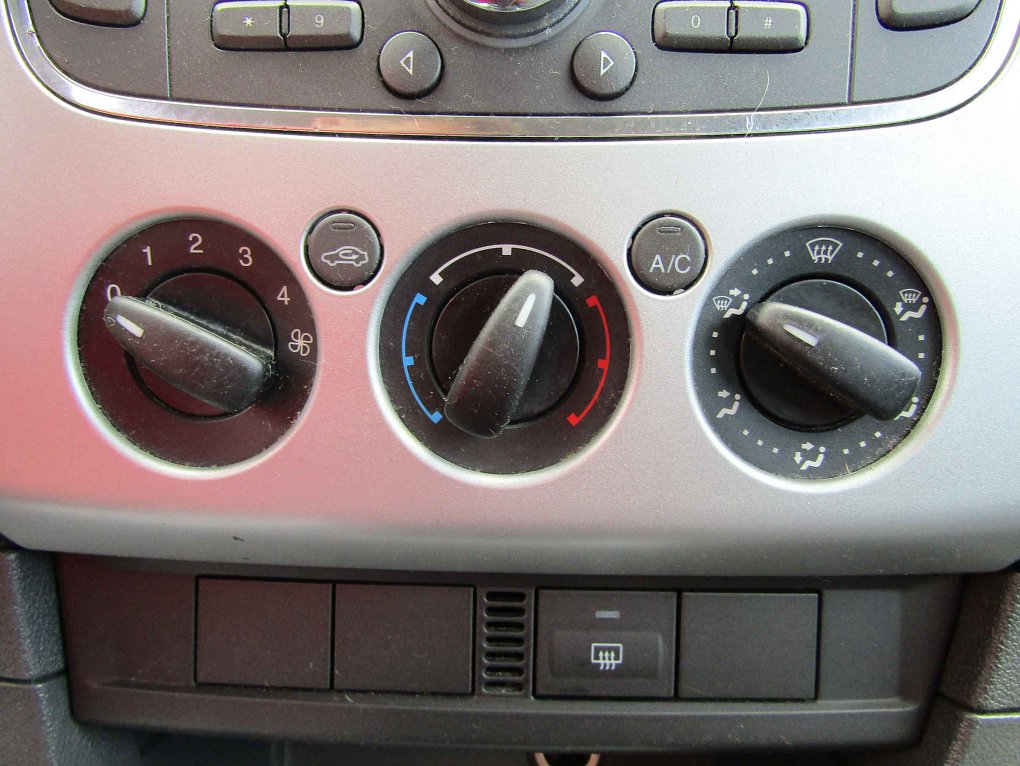 Ford Focus 1.6i 