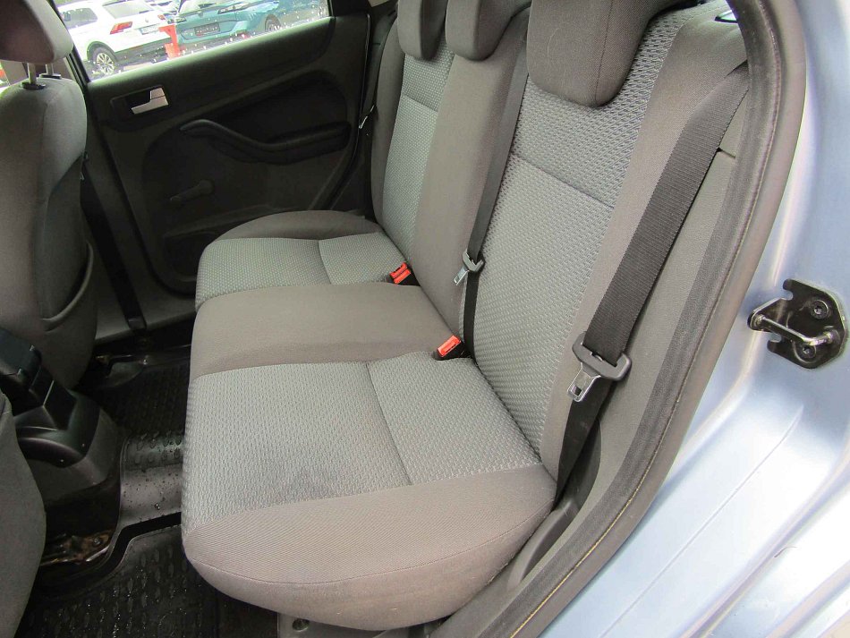 Ford Focus 1.6i 