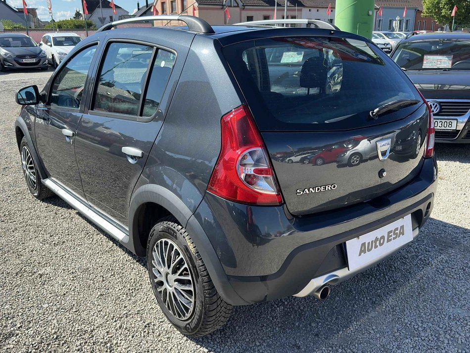 Dacia Sandero 1.6i 