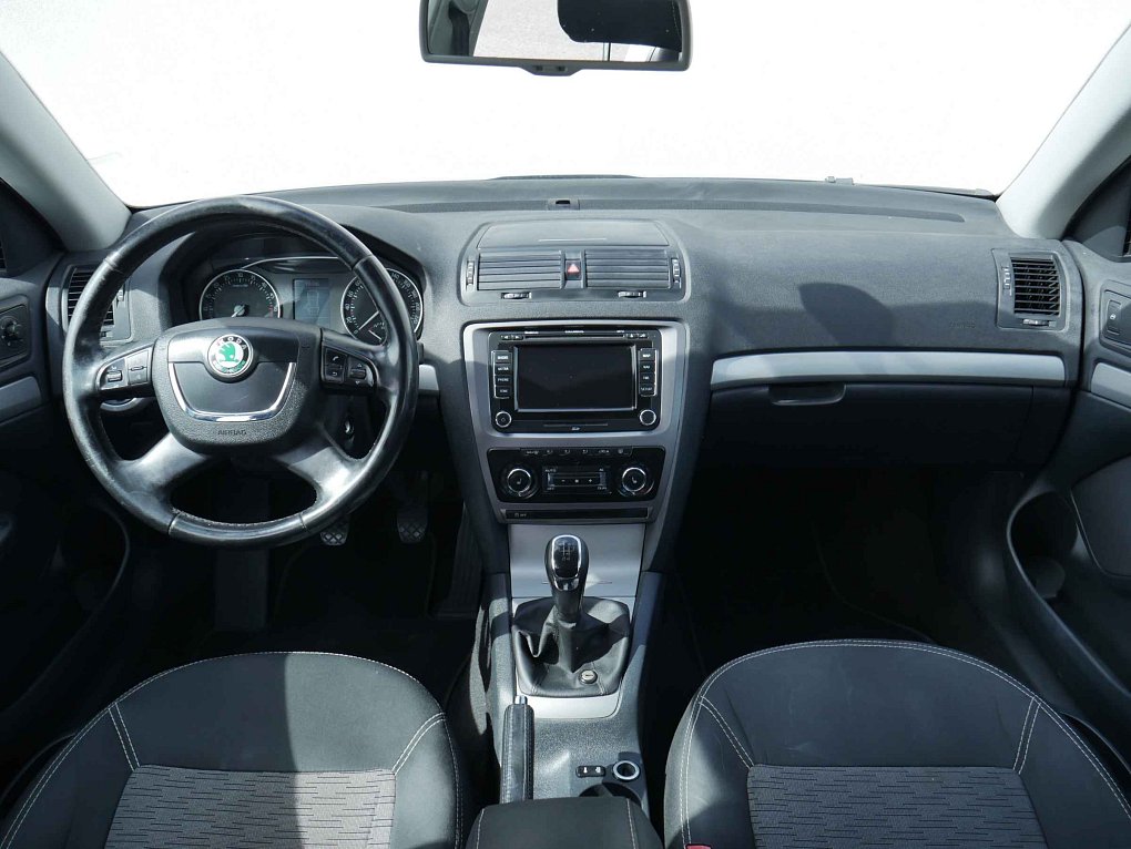 Škoda Octavia II 1.6 TDi Elegance