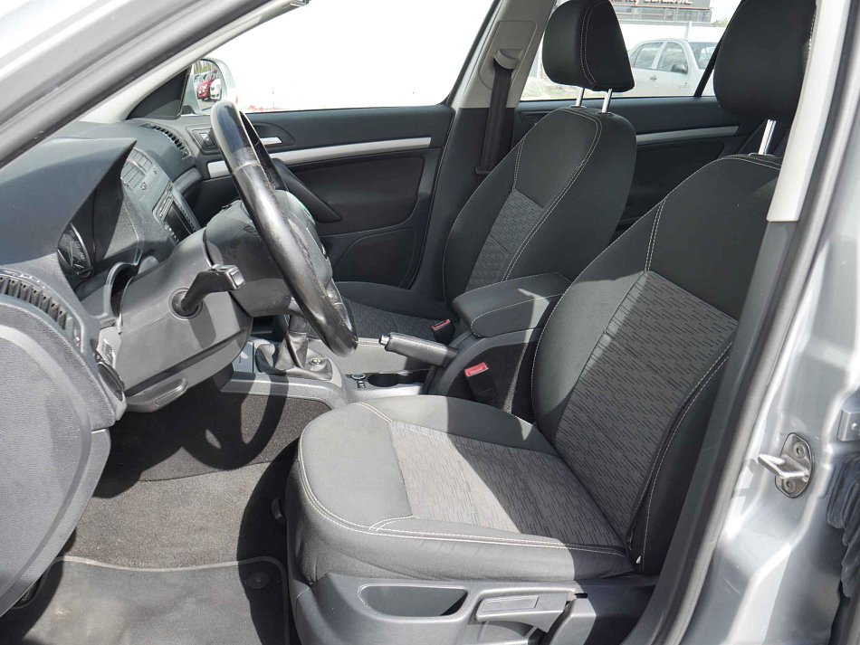 Škoda Octavia II 1.6 TDi Elegance