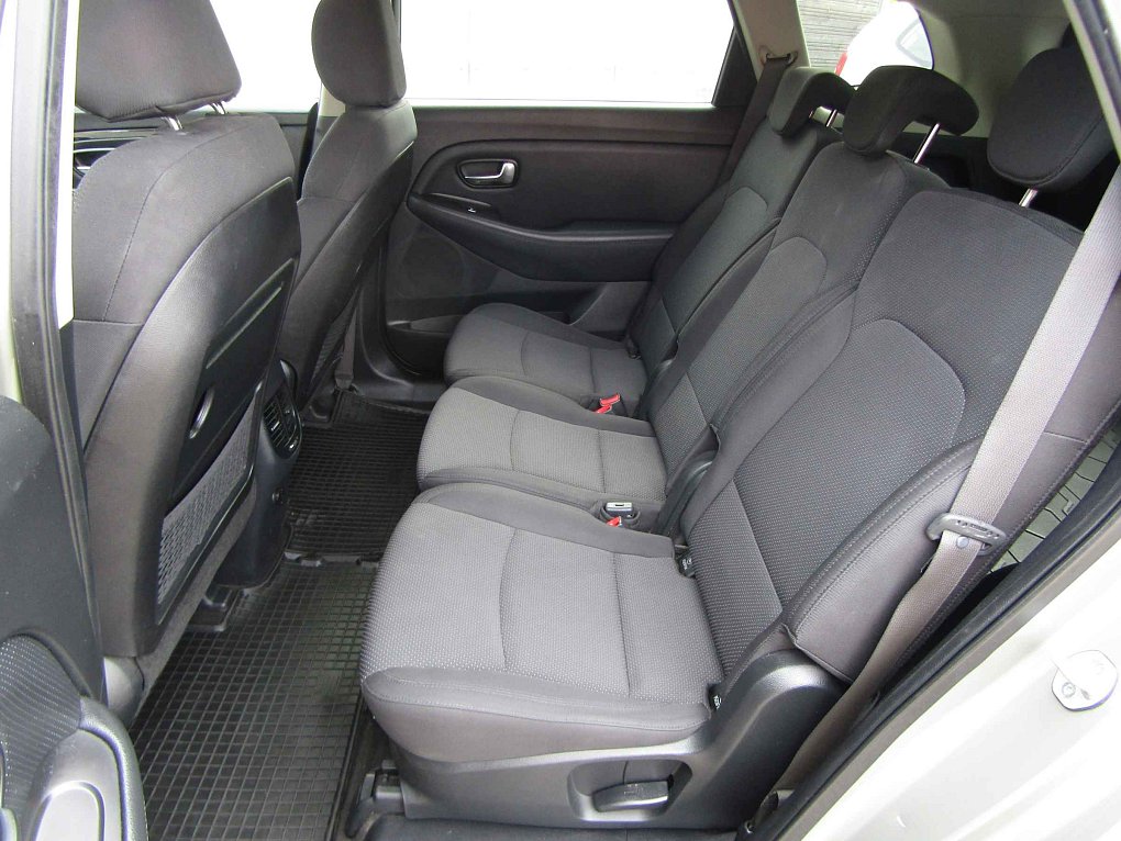 Kia Carens 1.7 CRDi 