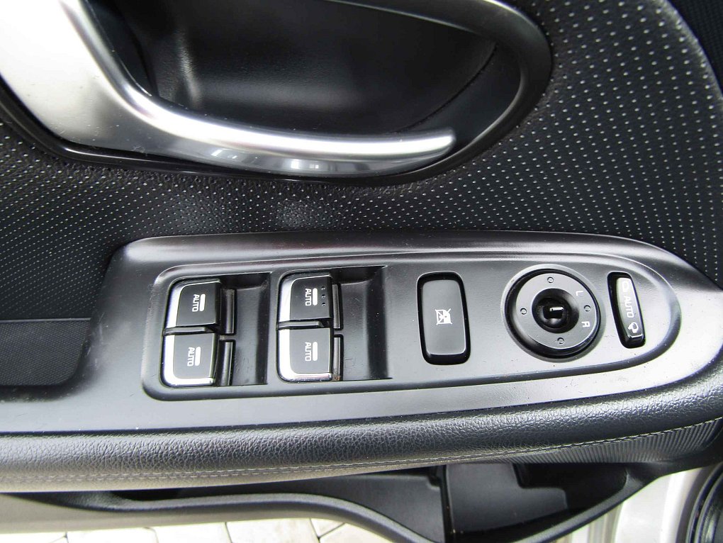 Kia Carens 1.7 CRDi 