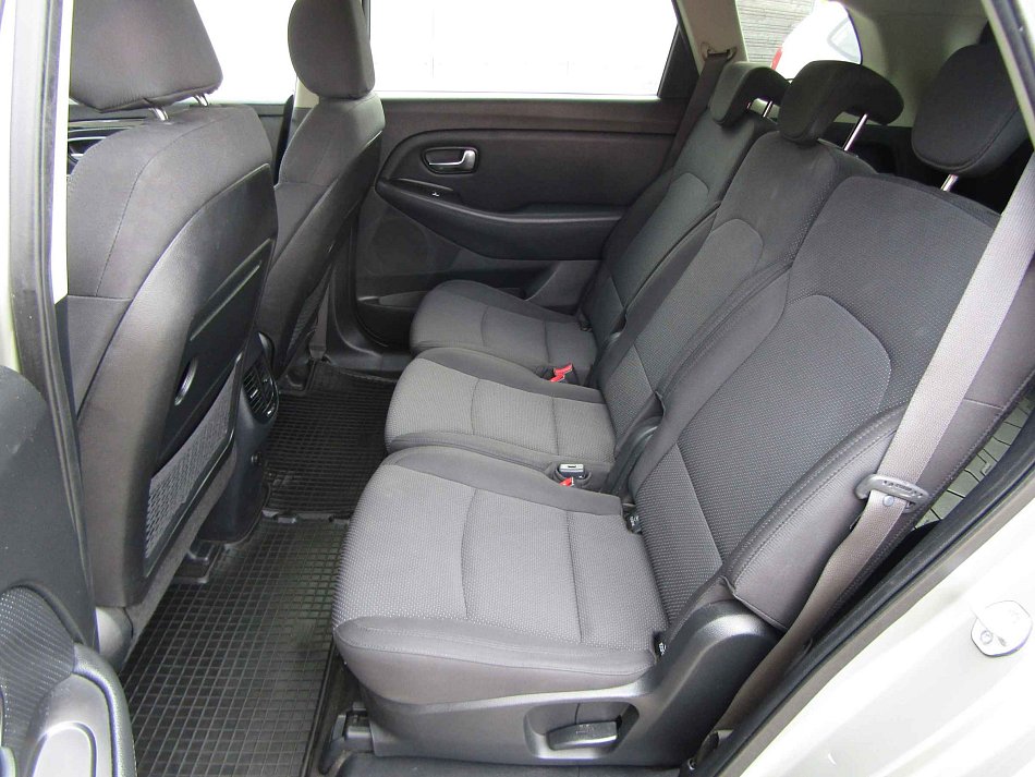 Kia Carens 1.7 CRDi 