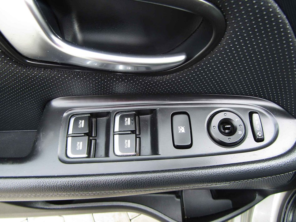 Kia Carens 1.7 CRDi 