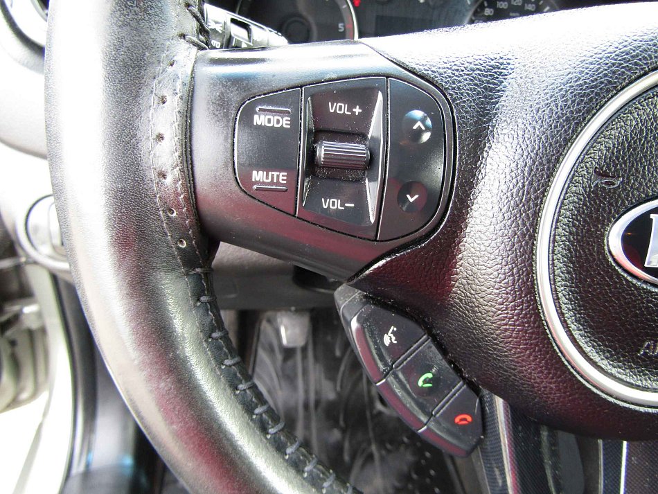Kia Carens 1.7 CRDi 